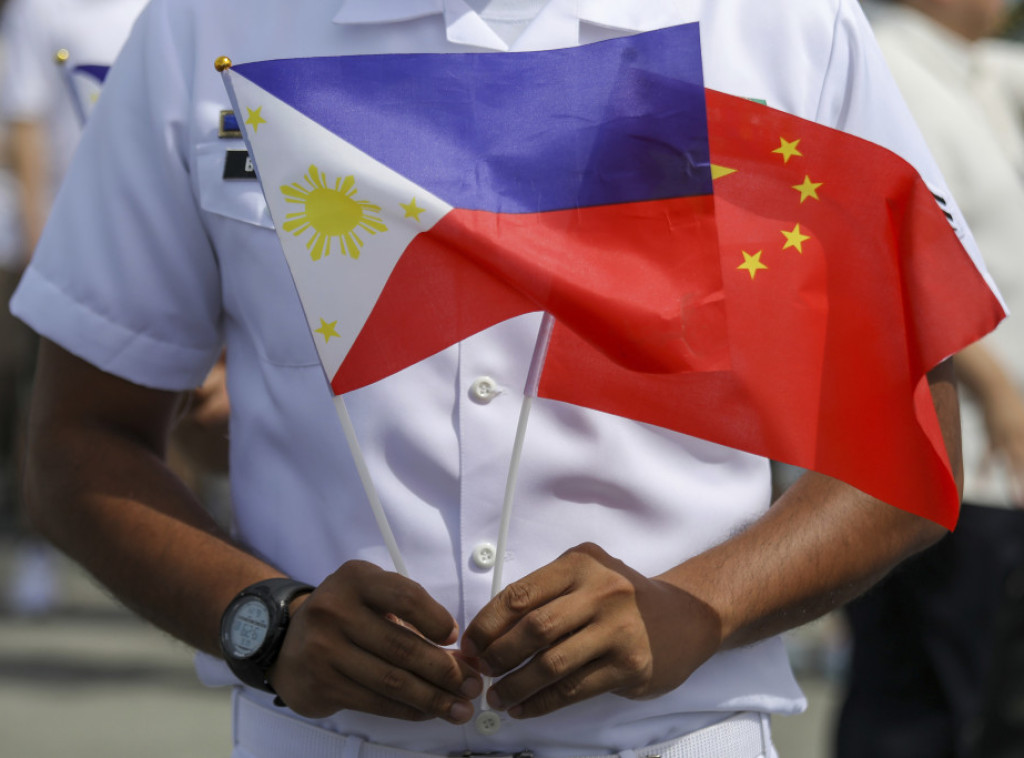 Kina i Filipini postigli privremeni dogovor o upravljanju spornim grebenom Ženai