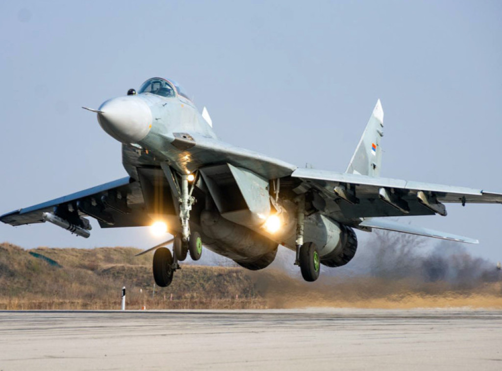 Letačka obuka na avionima mig-29 u lovačkoj avijacijskoj eskadrili