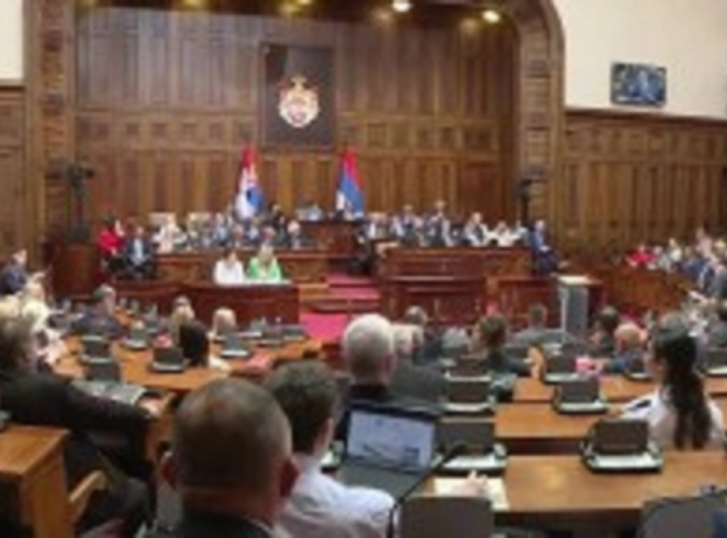 Skupština Srbije nastavila rad, polemika i replike i na početku