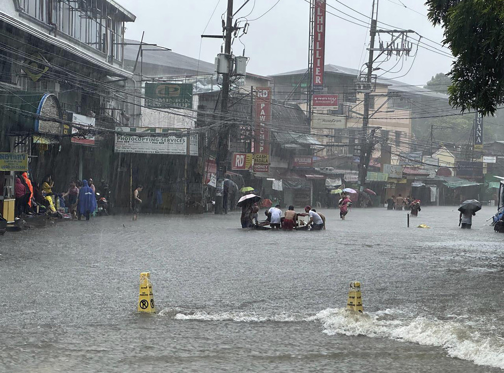 Na Filipinima proglašena regionalna vanredna situacija zbog dolaska tajfuna Gemi