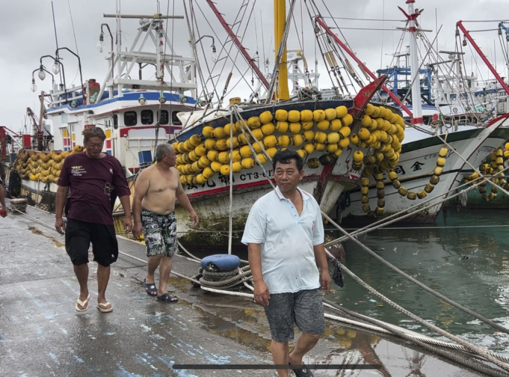 Preko 10 osoba poginulo na Tajvanu i Filipinima usled tajfuna Gaemi