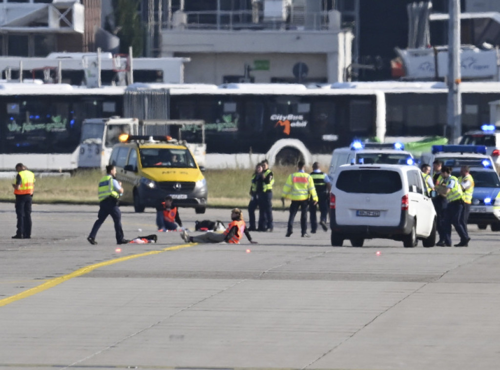 Aerodrom u Frankfurtu zbog protesta klimatskih aktivista obustavio sve letove