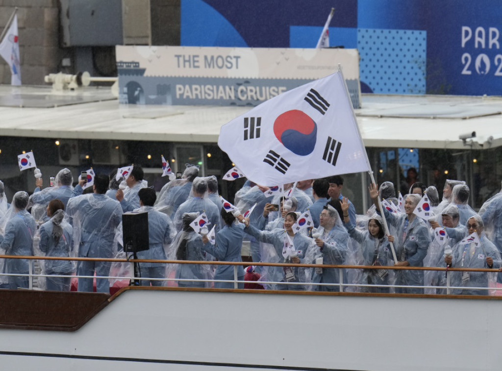 Na otvaranju OI u Parizu reprezentacija Južne Koreje najavljena kao Severna Koreja