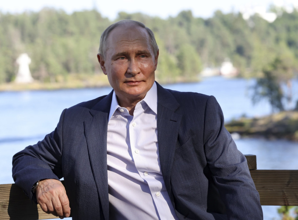 Putin: Jačanje ruskog identiteta je osnova budućnosti zemlje