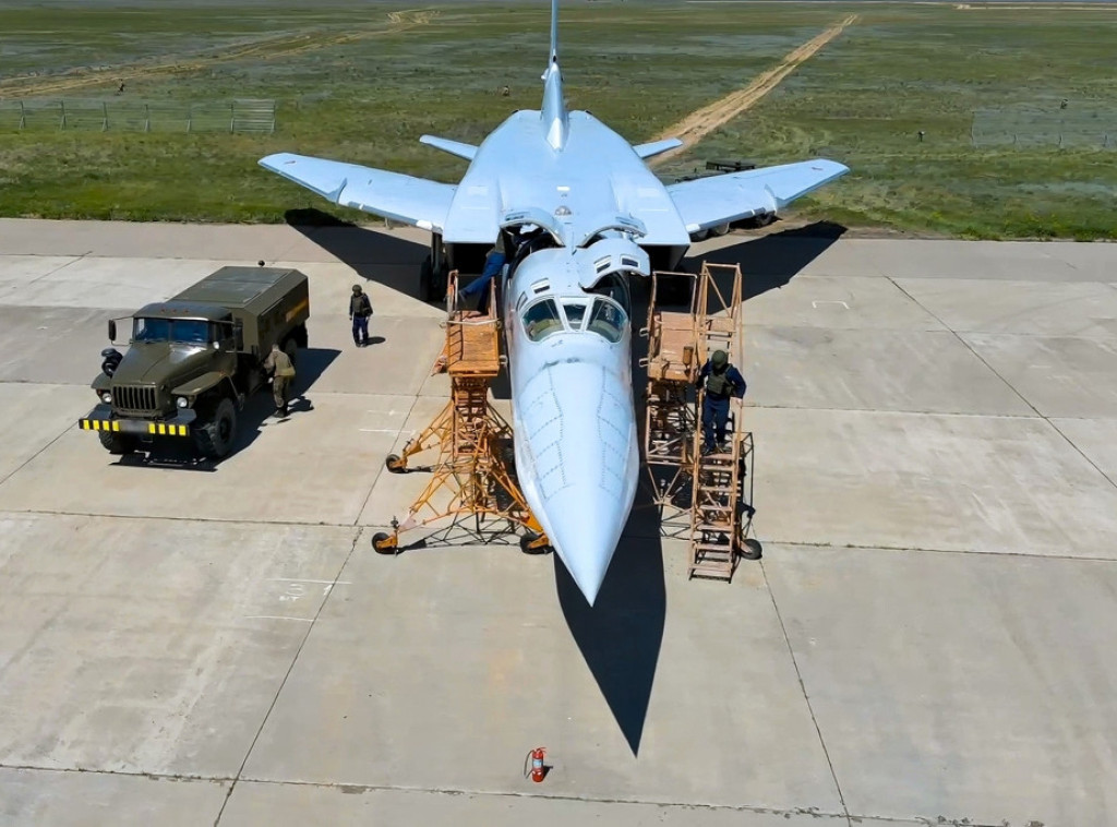 Ukrajinci pogodili ruski strateški bombarder na aerodromu na severu Rusije