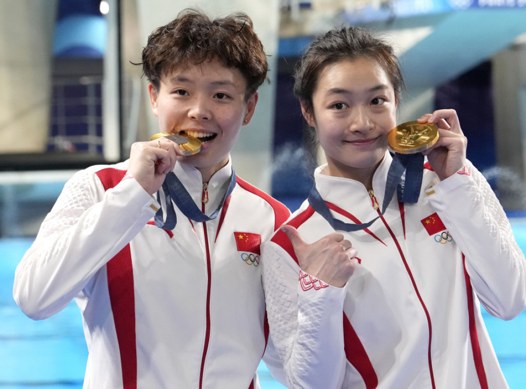 Prvo zlato na Olimpijskim igrama u Parizu osvojile Kineskinje u sinhronim skokovima u vodu