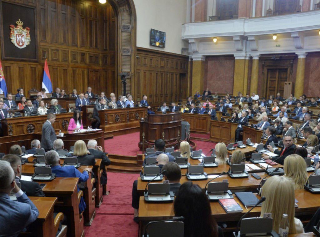 Poslanici postavljali pitanja, Raguš čestitala srpskim strelcima medalju u Parizu