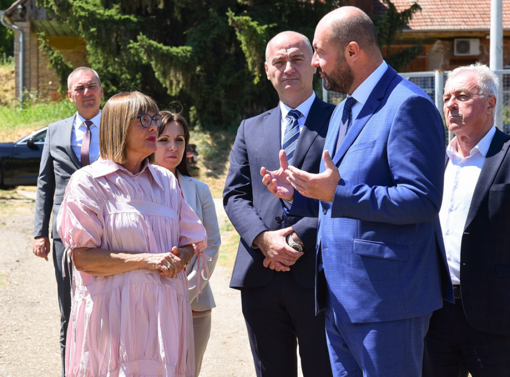 Gojković: Pokrajinska vlada nastavlja da podržava razvoj u Sremskim Karlovcima
