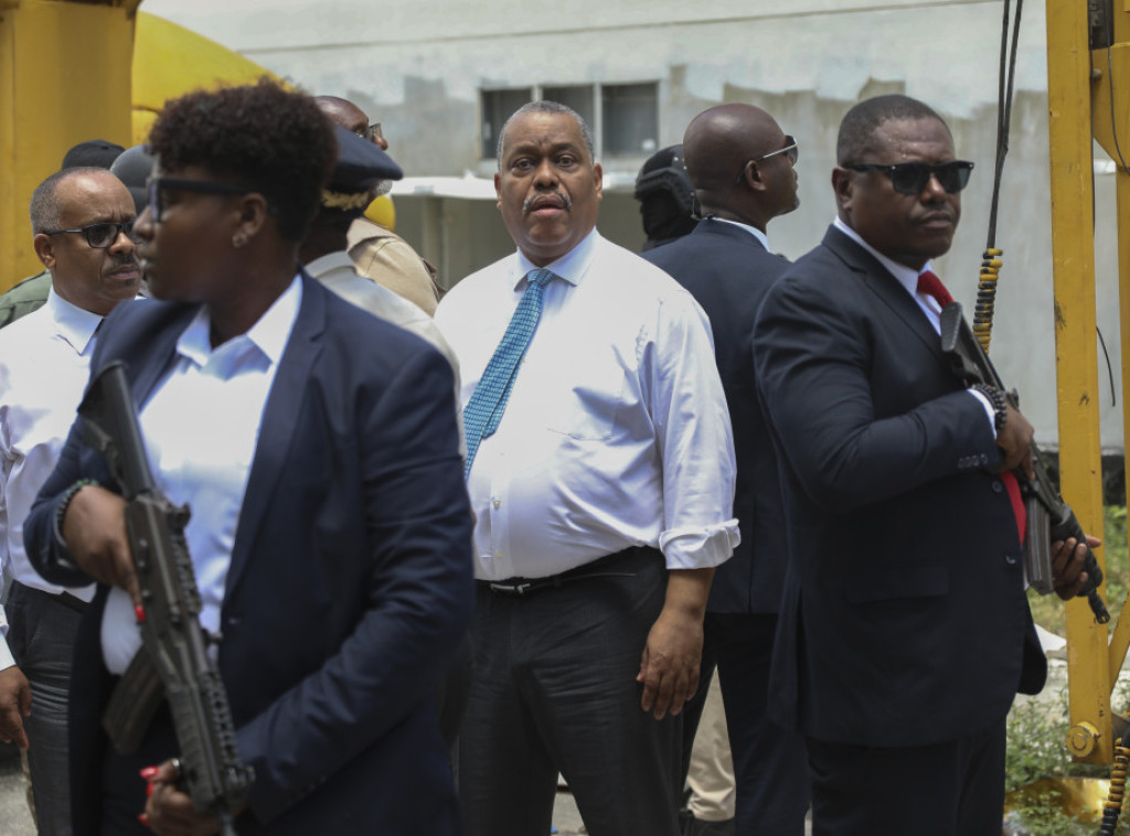Haiti: Pripadnici obezbeđenja premijera pucali da obezbede njegovu posetu bolnici