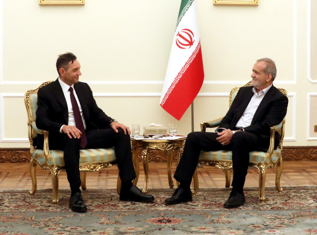 Vulin meets with Iranian president
