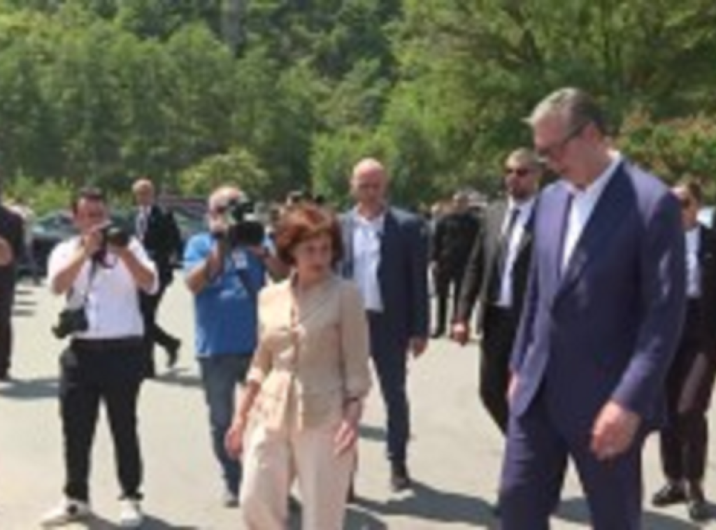 Vucic welcomes Siljanovska Davkova at Prohor Pcinjski monastery