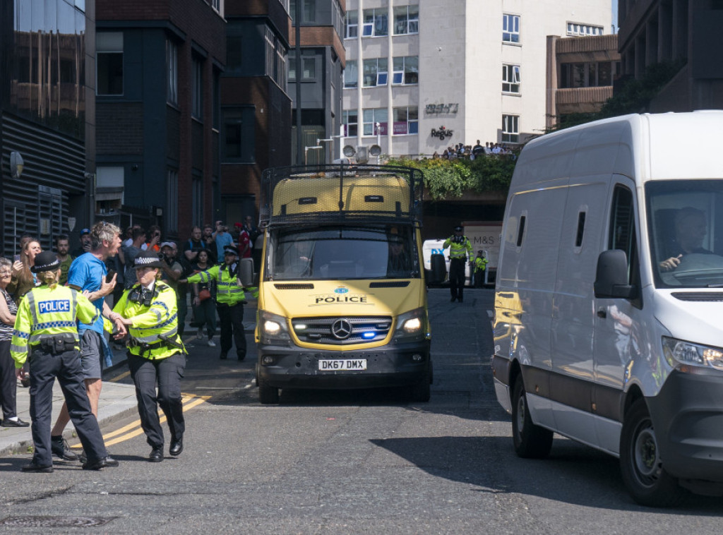 velika Britanija: Najmanje 10 osoba uhapšeno zbog nasilnih protesta u Sanderlendu