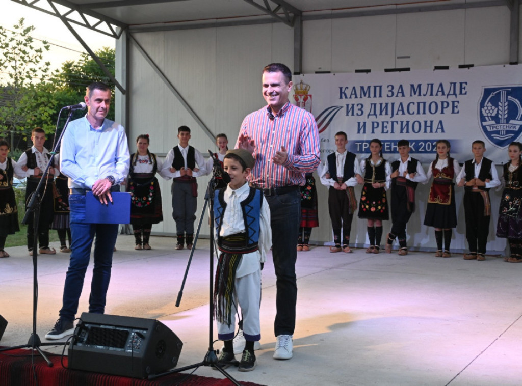 Ministar Milićević otvorio letnji kamp za mlade iz dijaspore u selu Medveđa kod Trstenika