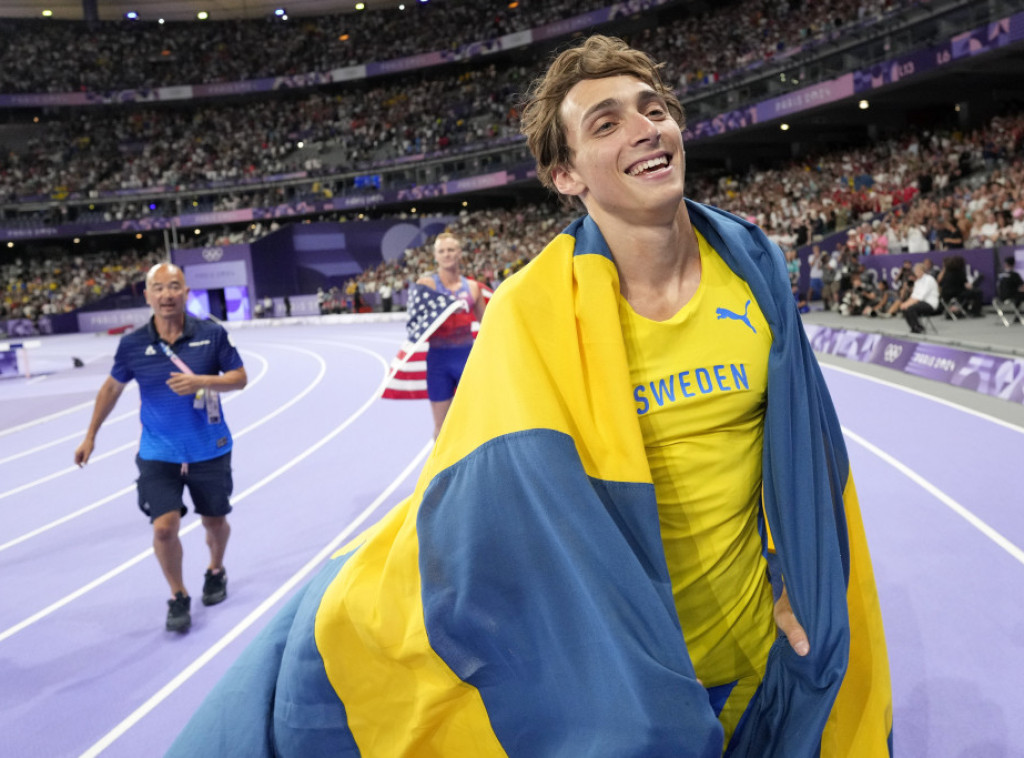 Švedski atletičar Armand Duplantis osvojio zlatnu medalju na OI, uz svetski rekord