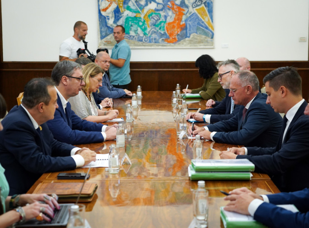 Vucic meets with Austrian interior minister