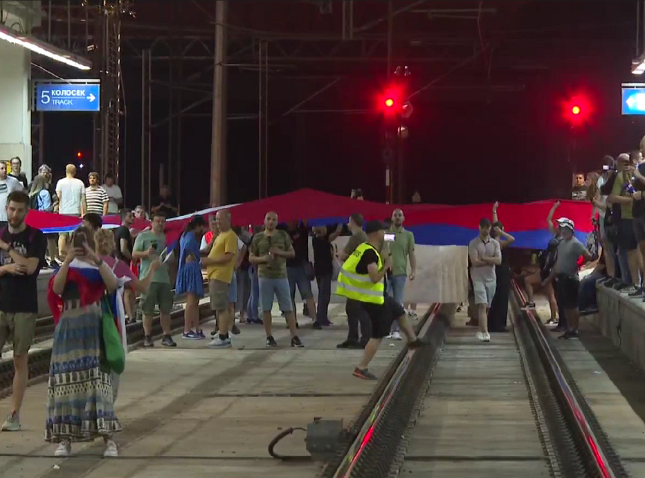 Učesnici protesta blokirali železničku stanicu "Prokop"