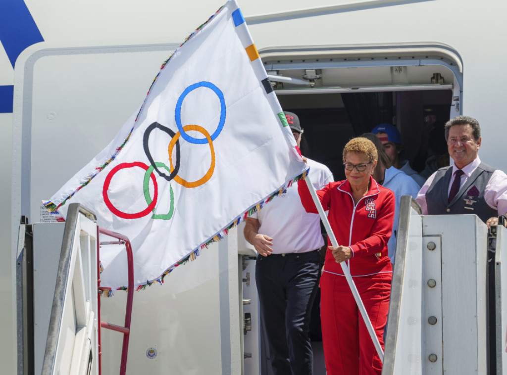 Olimpijska zastava stigla u Los Anđeles - grad domaćin sledećih igara 2028. godine