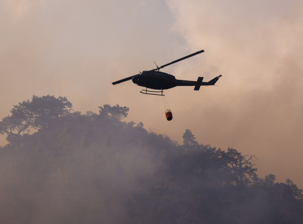 Požar u Nacionalnom parku Sutjeska pod kontrolom, četiri helikoptera prelaze u Bileću