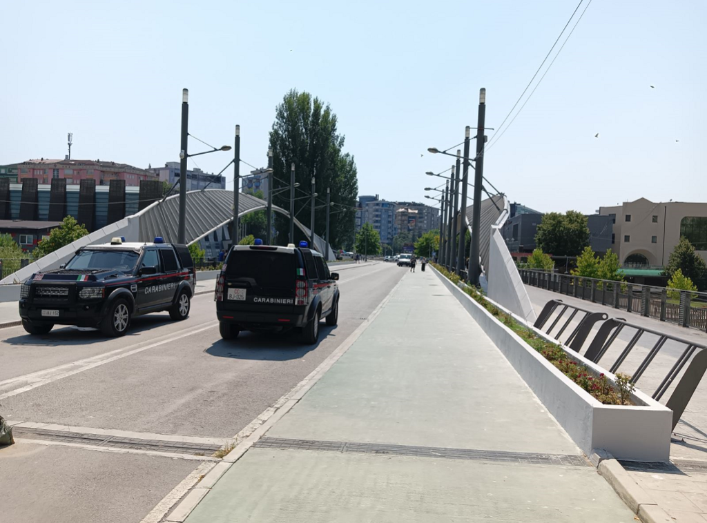 Kosovska Mitrovica: Situacija na mostu na Ibru nepromenjena