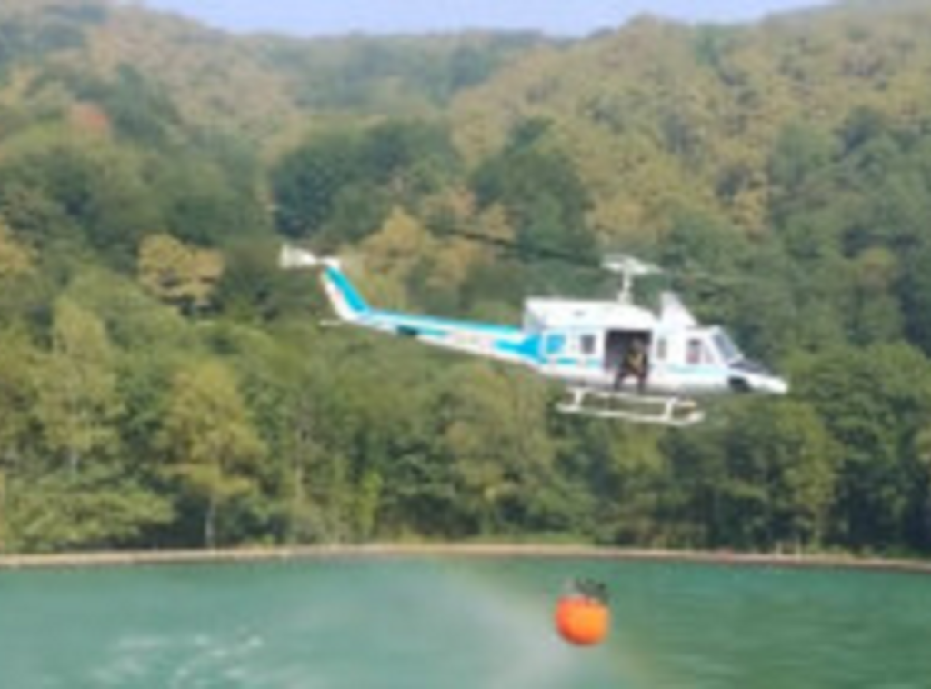 MUP: Naši helikopteri značajno pomogli u lokalizovanju požara na Sutjesci i Tjentištu