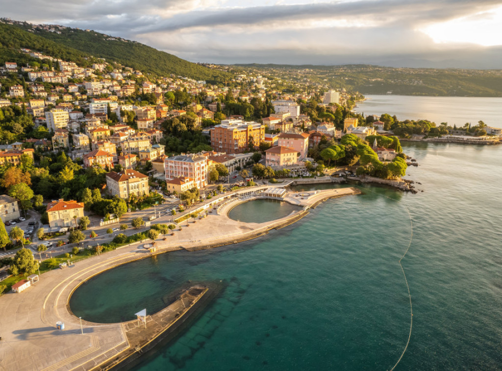 Na plaži u Ičićima kod Opatije povećana količina ešerihije, nema kupanja