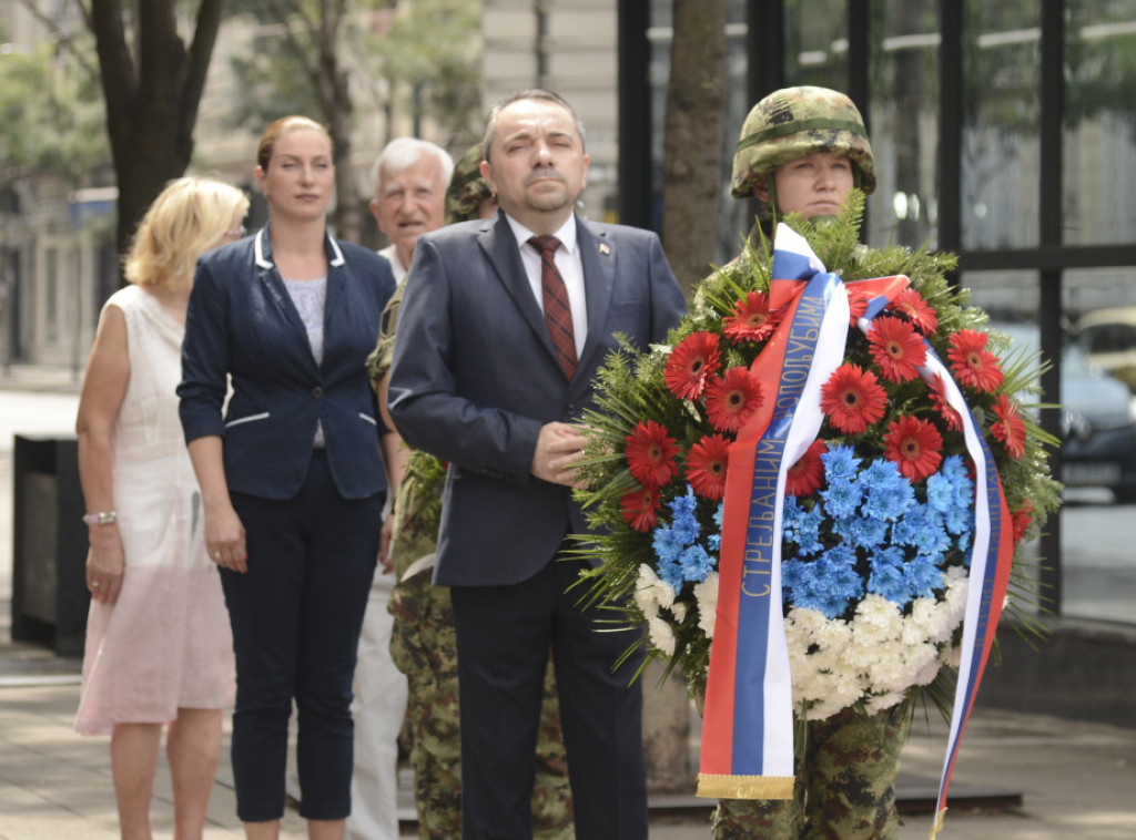 Položeni venci na Spomenik rodoljubima obešenim na Terazijama 1941. godine