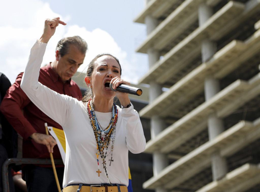 Marija Korina Mačado na čelu protesta protiv Madura u Karakasu, demonstracije i u drugim gradovima