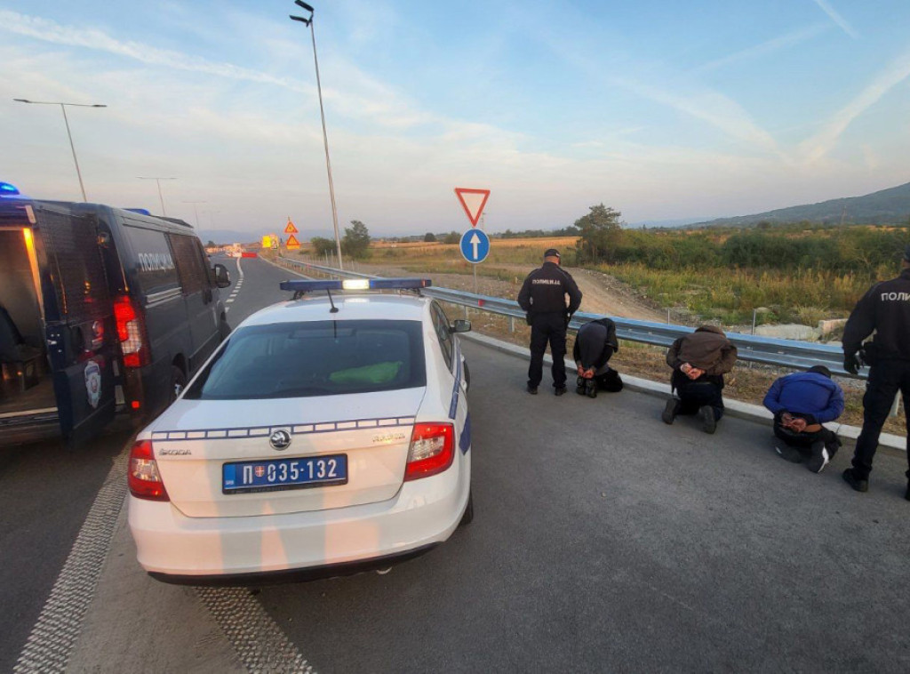 Uhapšeni osumnjičeni za razbojništvo, činili krivična dela na štetu stranih državljana