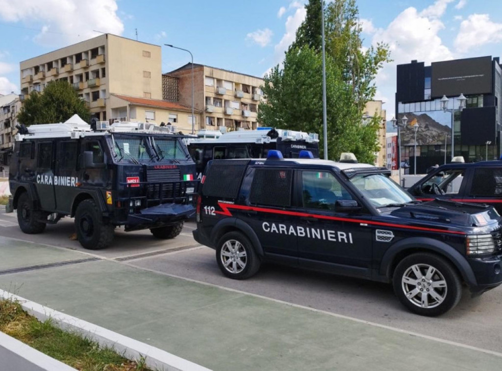 Kosovska Mitrovica: Kordon Kfora povukao se sa mosta na Ibru, ostala vozila