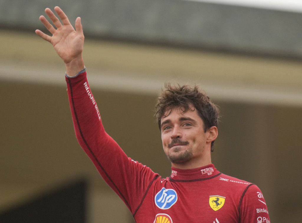 Vozač Ferarija Šarl Lekler pobednik trke Formule 1 za Veliku nagradu Italije