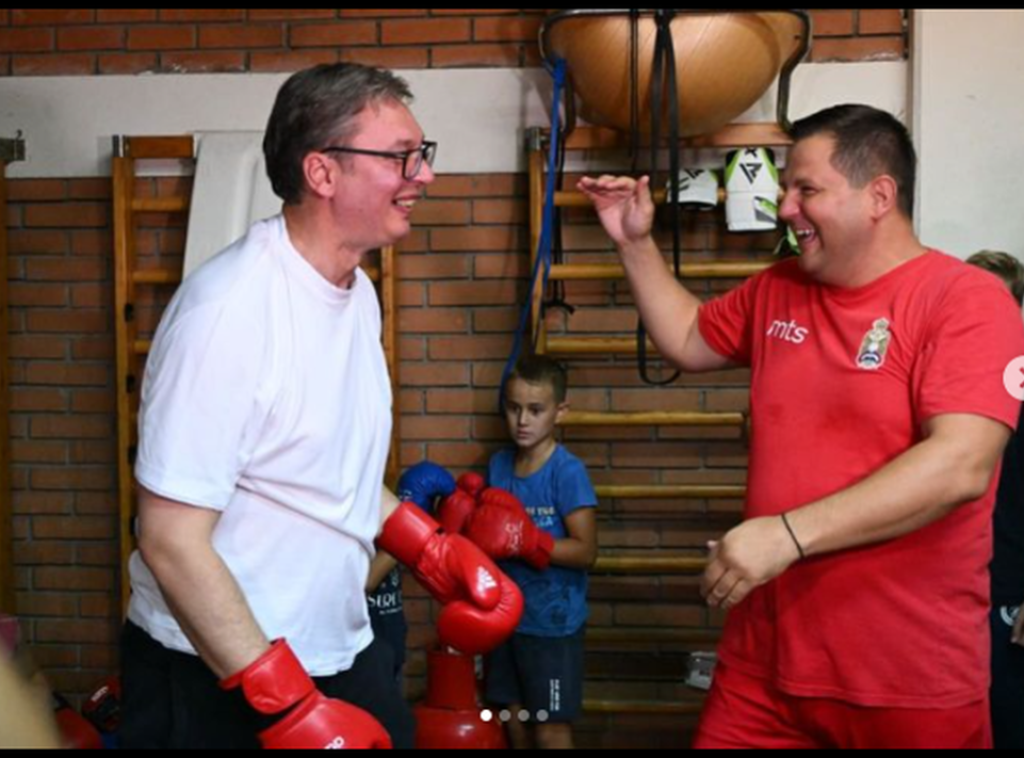 Vučić u školi boksa u Loznici: Ima mnogo jačih, ali ne i upornijih