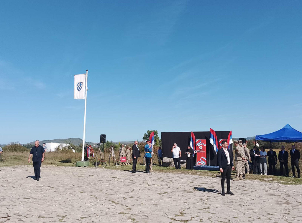 U Garavicama kod Bihaća obeleženo 83 godine od ustaškog zločina nad 12.000 Srba