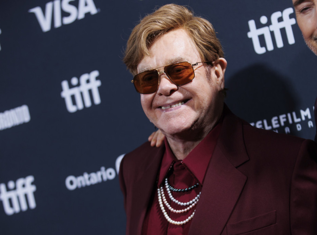 Elton Džon prisustvovao premijeri filma ''Elton Džon: Nikada nije kasno'' u Torontu