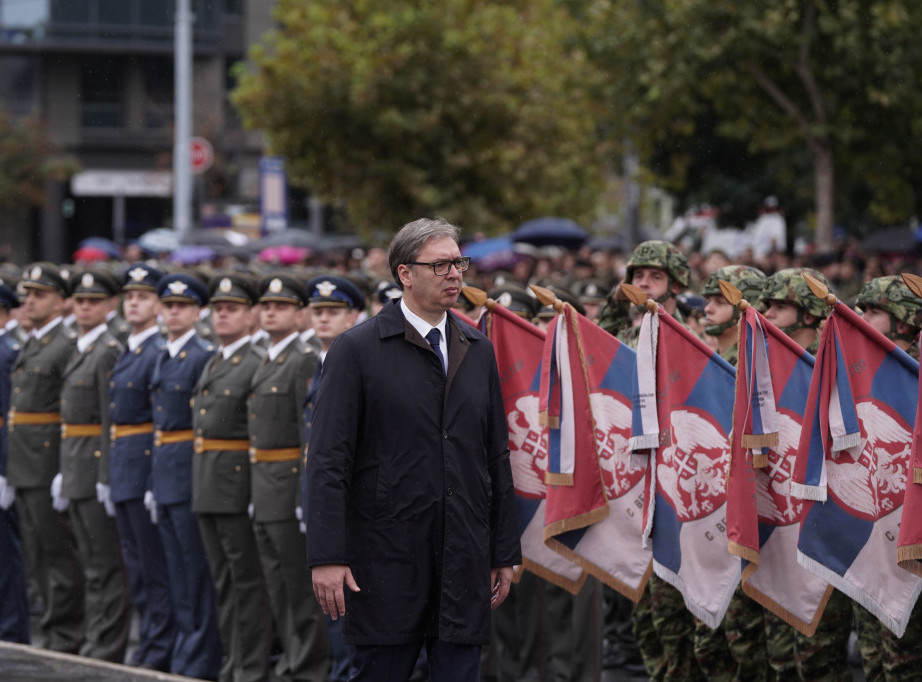 Promocija najmlađih oficira Vojske Srbije, Vučić uručio sablje sa posvetom najboljim kadetima