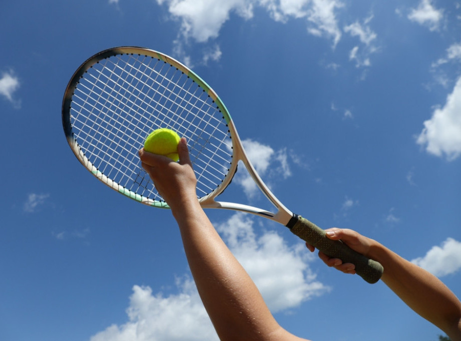 Feliks Ože-Alijasim prvi finalista ATP turnira u Adelajdu