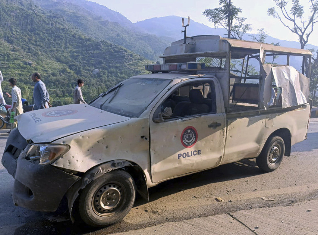 Jedan policajac ubijen, četvorica ranjena u bombaškom napadu u Pakistanu