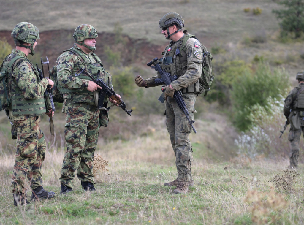 Vojska Srbije u jednovremenim patrolama sa Kforom, radi očuvanja bezbednosti