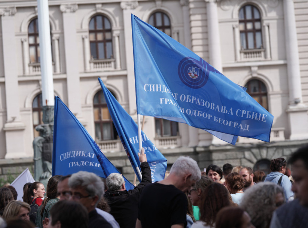 Završen protest prosvetara ispred ispred Vlade Srbije