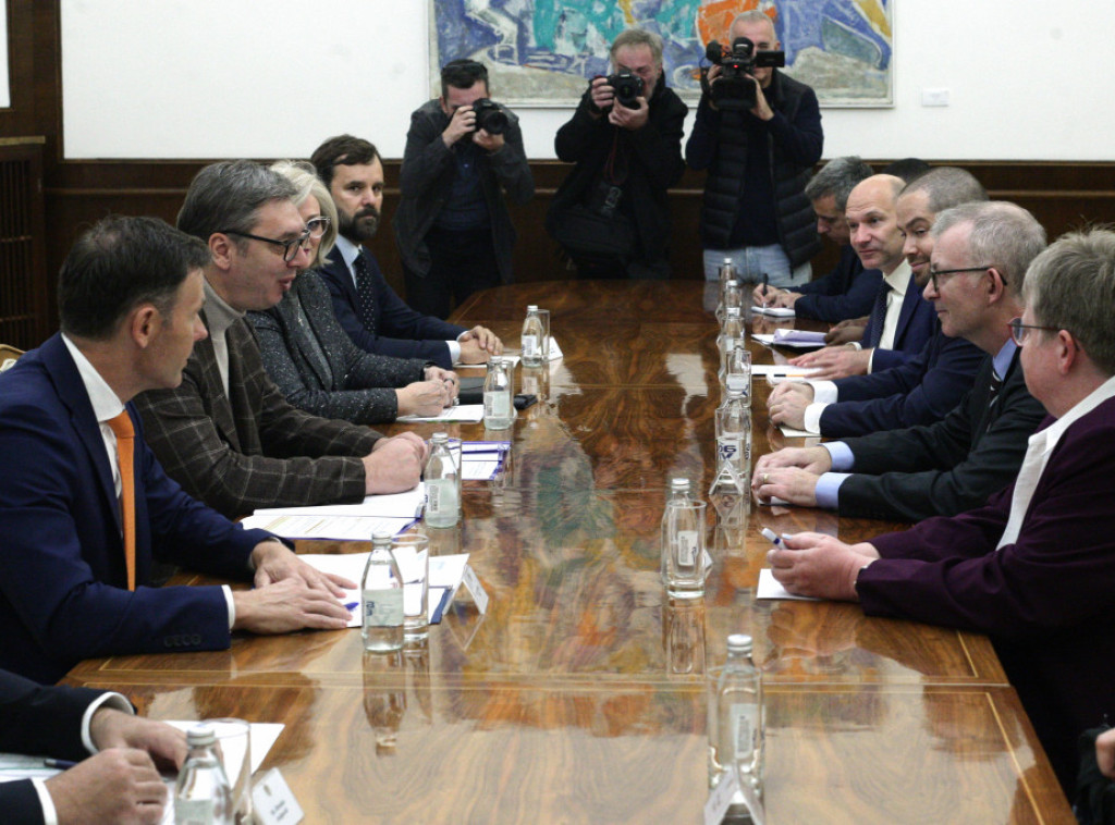 Vucic meets with IMF delegation