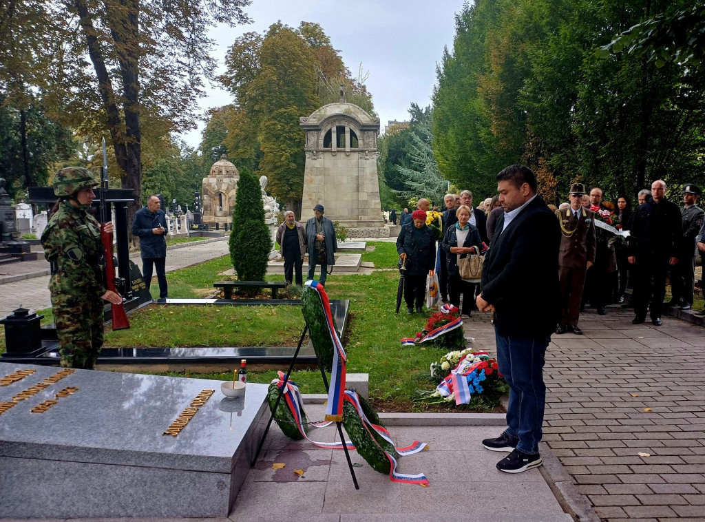 Zamenik predsednika Skupštine grada Igor Jovanović položio venac na spomenik heroine Milunke Savić u Beogradu