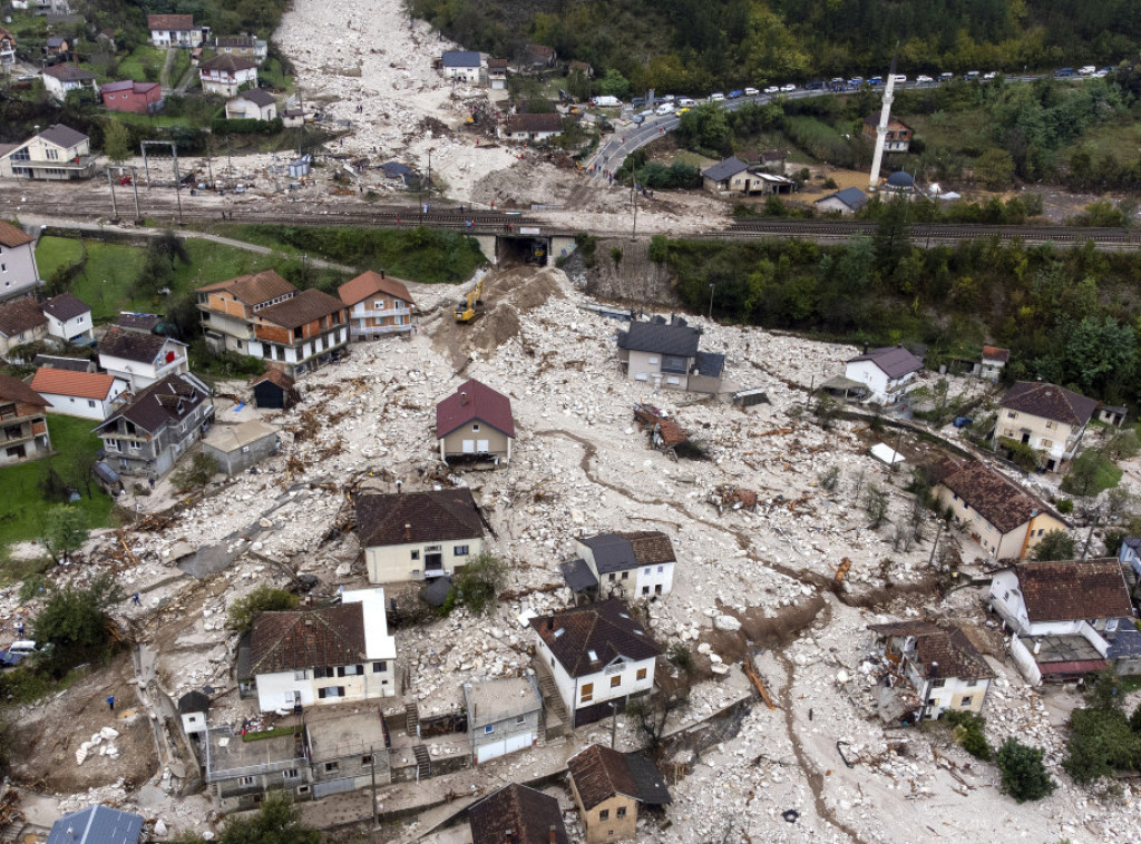 BiH: Nastavlja se potraga za nestalima u poplavama