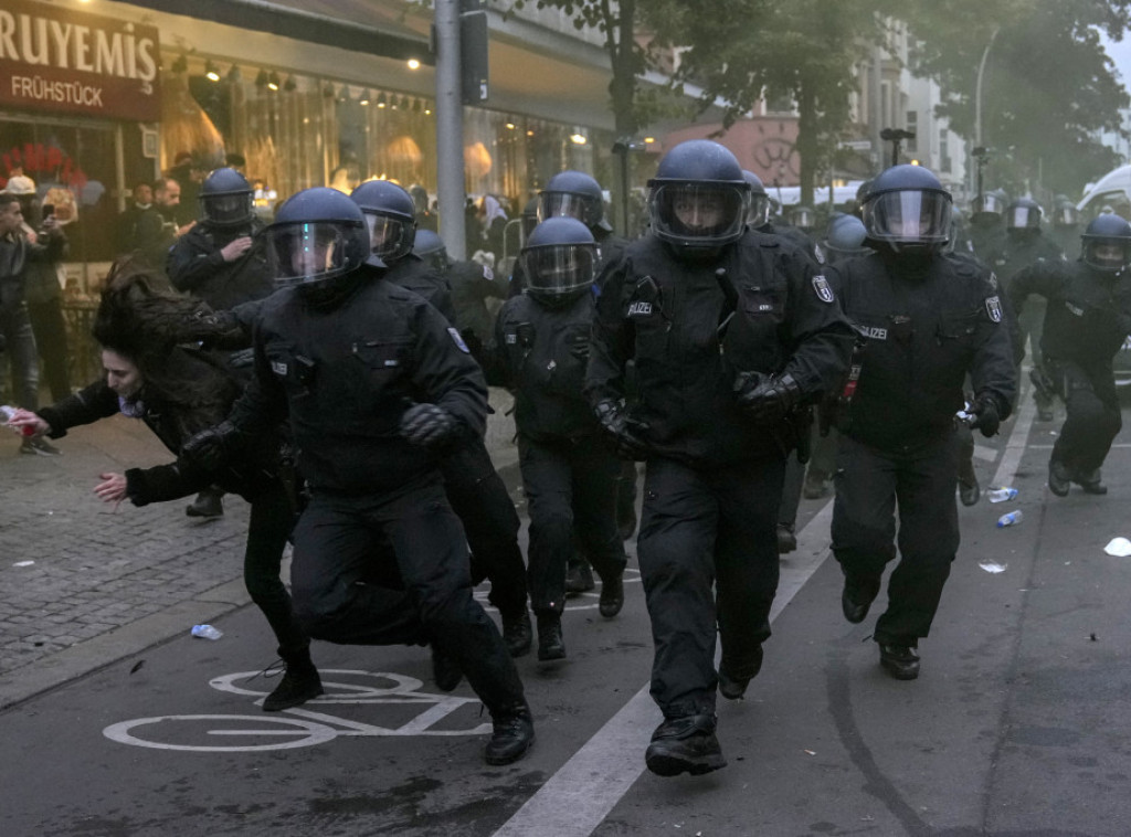 Berlin: Nasilje na propalestinskim demonstracijama, policija upotrebila suzavac