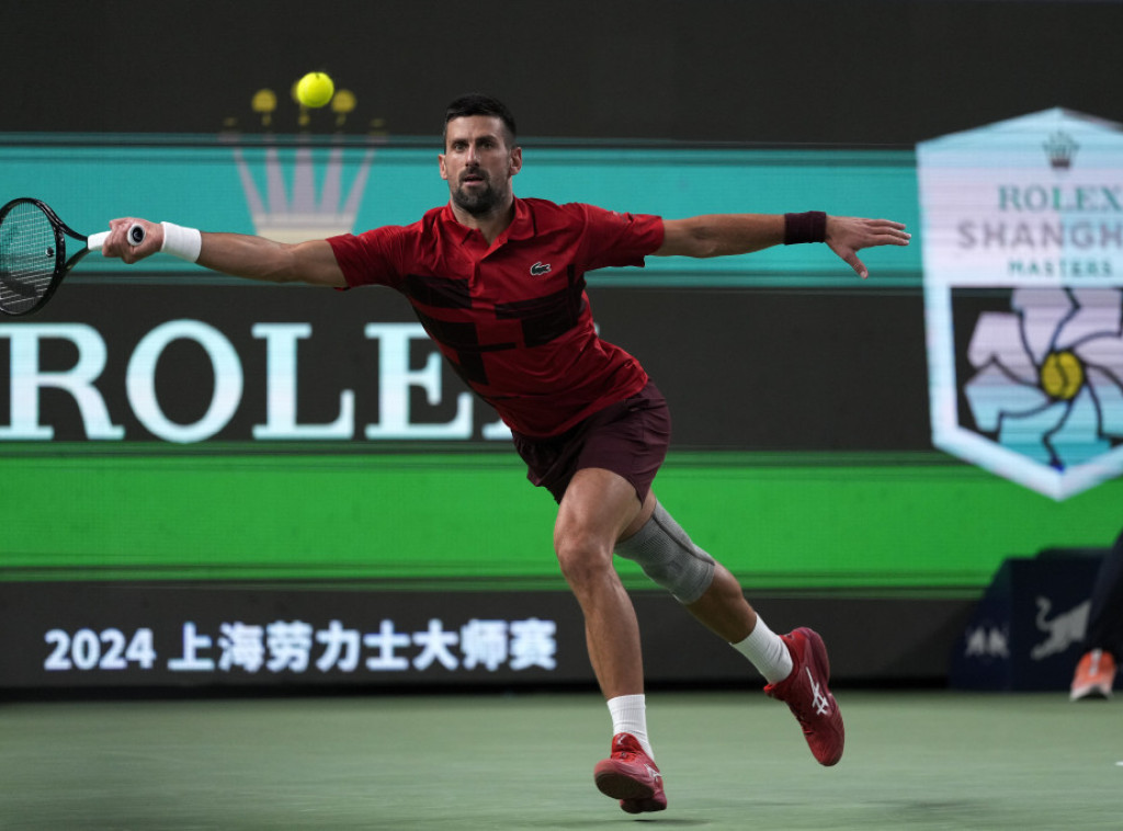 Djokovic beats Safiullin to advance to Shanghai Masters quarter-finals