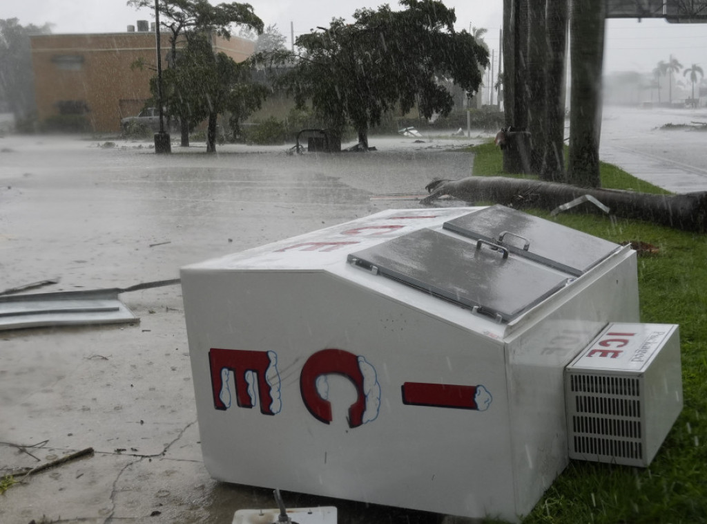 Najmanje dve osobe poginule u uraganu Milton na Floridi, dva miliona ljudi bez struje