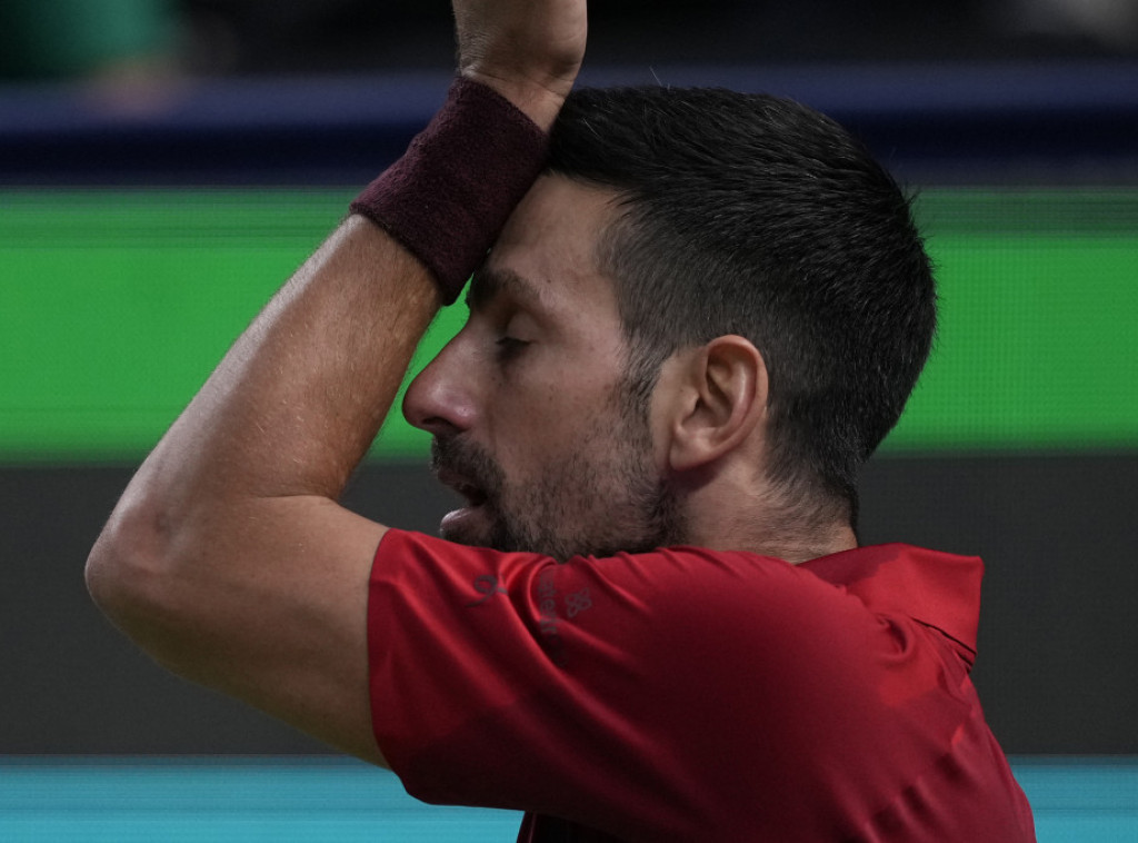 Srpski teniser Novak Đoković poražen od Janika Sinera u finalu Mastersa u Šangaju