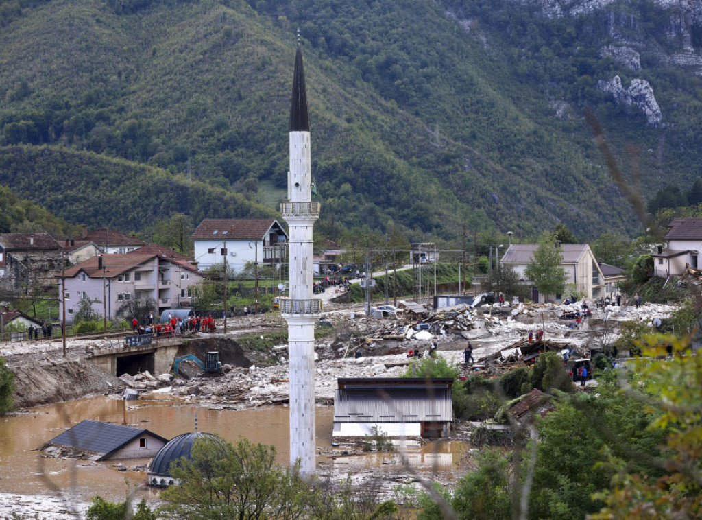 Sutra kolektivna sahrana nastradalima u poplavama na području Jablanice