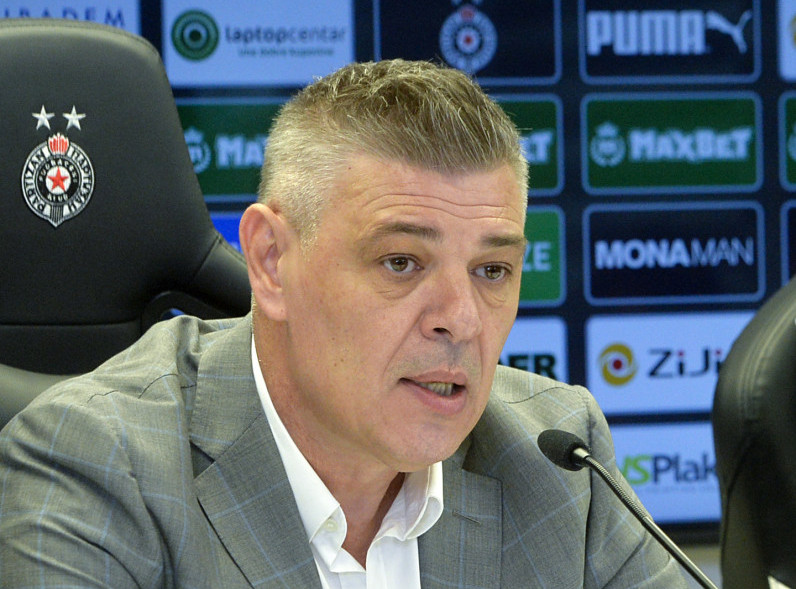 Savo Milosevic resigns as Partizan head coach