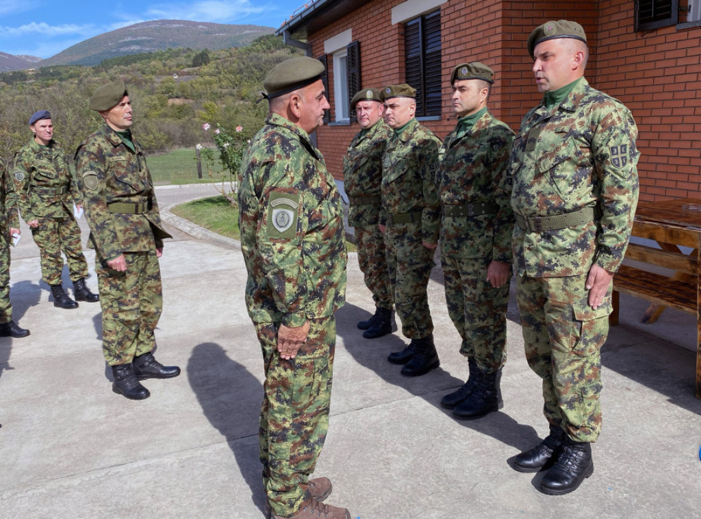 General Glišović obišao jedinice Vojske Srbije u Nišu i Pirotu