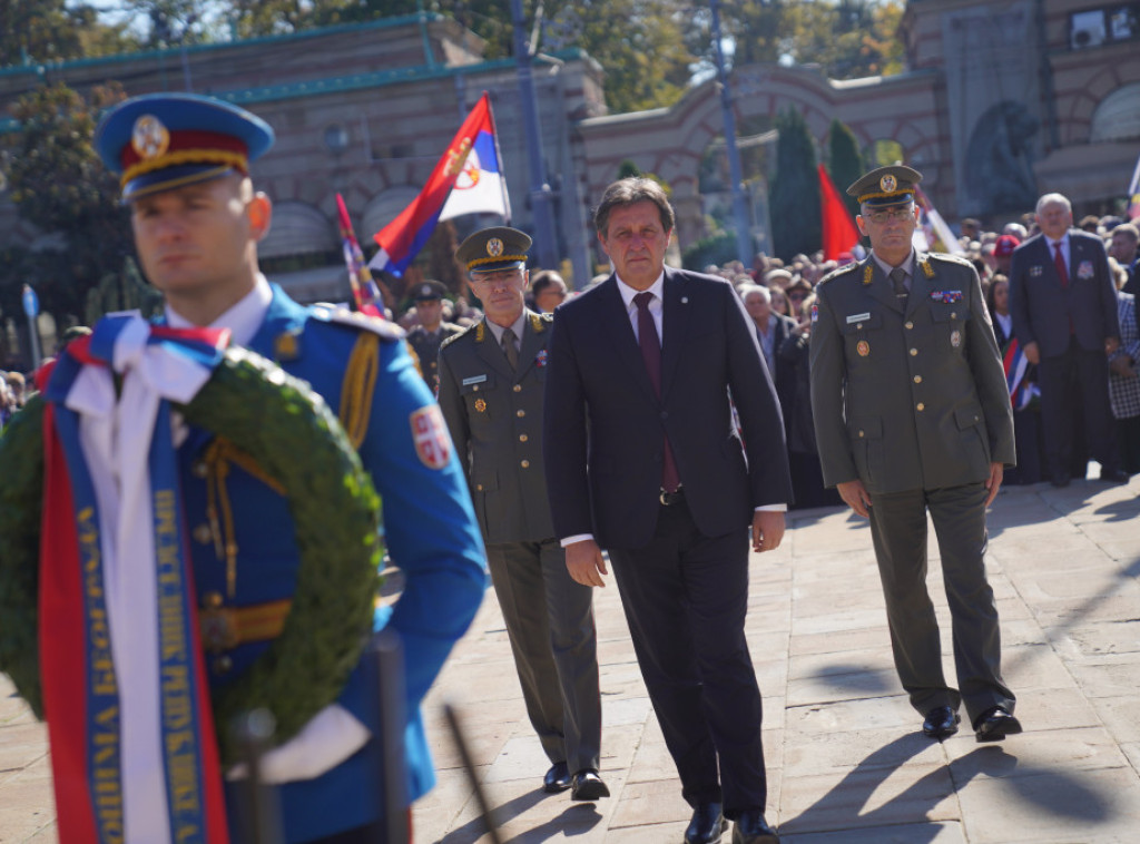 Ministar Gašić predvodio državnu ceremoniju polaganja venaca na Groblju oslobodilaca Beograda u Drugom svetskom ratu