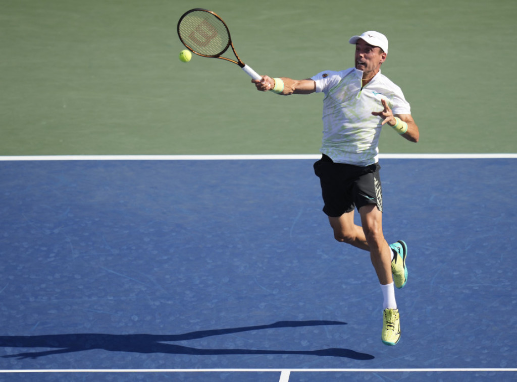 Španski teniser Roberto Bautista-Agut osvojio trofej na ATP turniru u Antverpenu